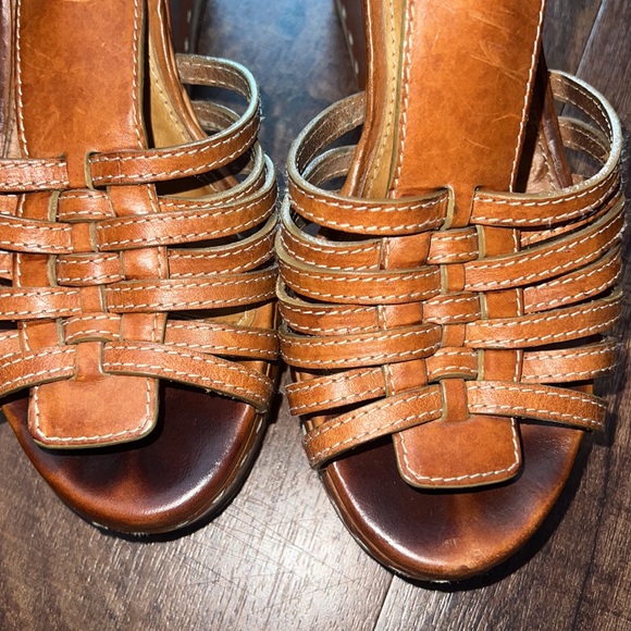 Chloe Tan Leather Double C Buckle T Strap Cork Wedge Platform Sandals - Picture 7 of 14
